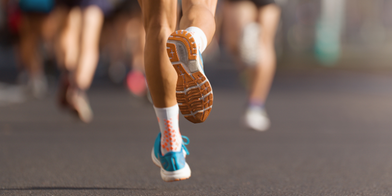 Com foco em longevidade esportiva, Márcio Velho da Silva mostra como a corrida de rua sustentável equilibra performance, clima e qualidade do ar.