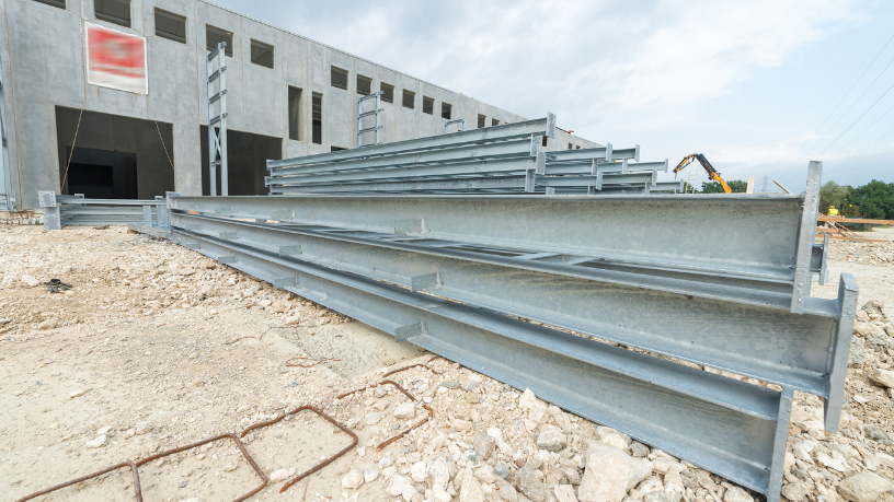 Aplicação de vigas treliçadas pré-fabricadas em construções com restrições de acesso, em projeto de Valderci Malagosini Machado.