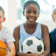 Sérgio Bento De Araújo mostra como a educação esportiva contribui para o desenvolvimento da cooperação, do respeito e dos valores sociais no ambiente escolar.