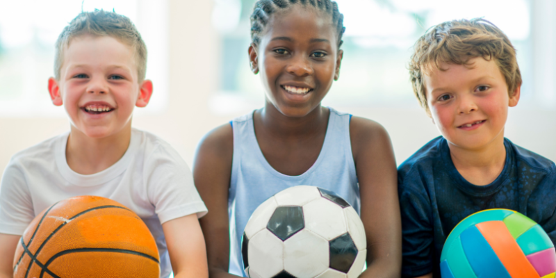 Sérgio Bento De Araújo mostra como a educação esportiva contribui para o desenvolvimento da cooperação, do respeito e dos valores sociais no ambiente escolar.