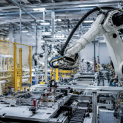 Indústria brasileira acelera uso de inteligência artificial: o que isso significa para as fábricas do ABC